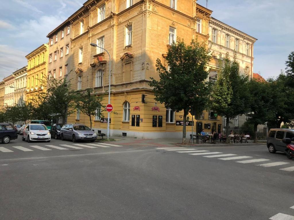 Rooms Veveri - Uvoz, 10 Min Peski Do Centru 布尔诺 外观 照片